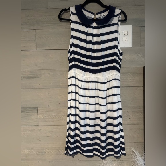 Elle Striped Sleeveless Dress in Navy and White - Picture 4 of 6